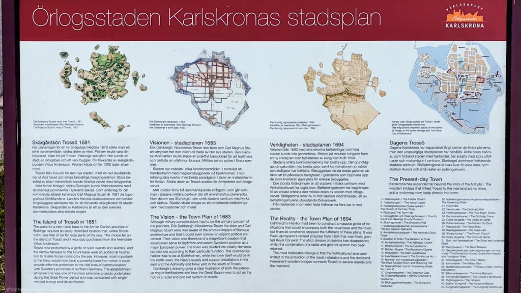 Information board with for columns describing the original island of Trossö in 1681, the first vision of the town as a full fortress in 1683, the real layout as of 1694 and the map of today.